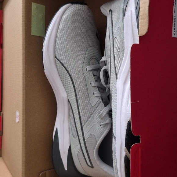 Men's Puma Light Gray Mesh Athletic Sneakers with Black Logo - Picture 9 of 10